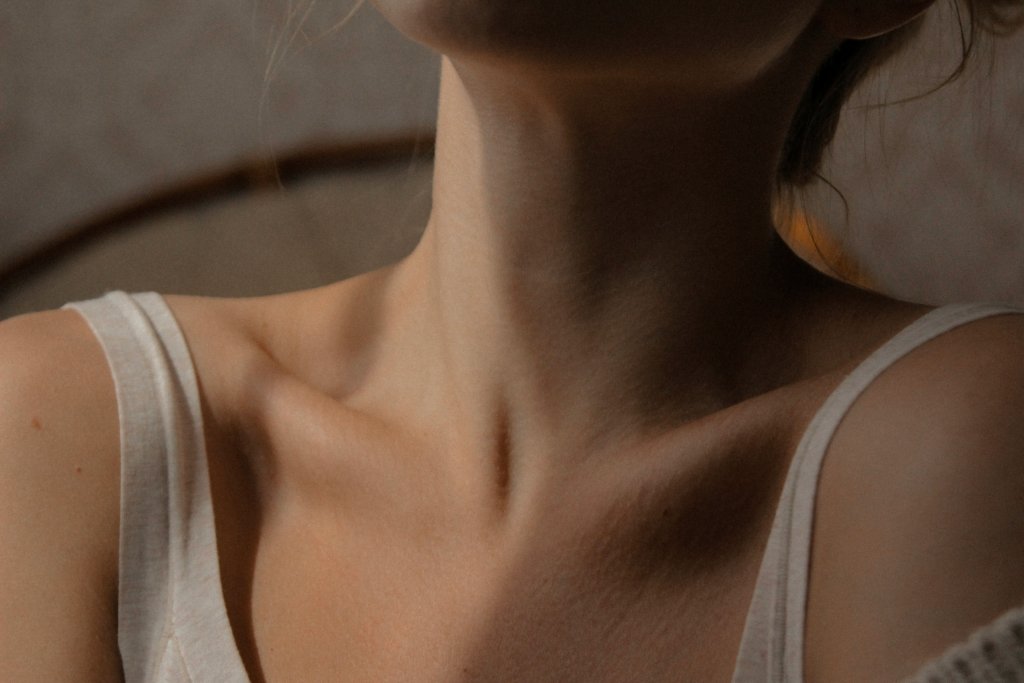 Understanding Hashimoto’s Thyroiditis: Causes, Symptoms, and Nutritional Strategies